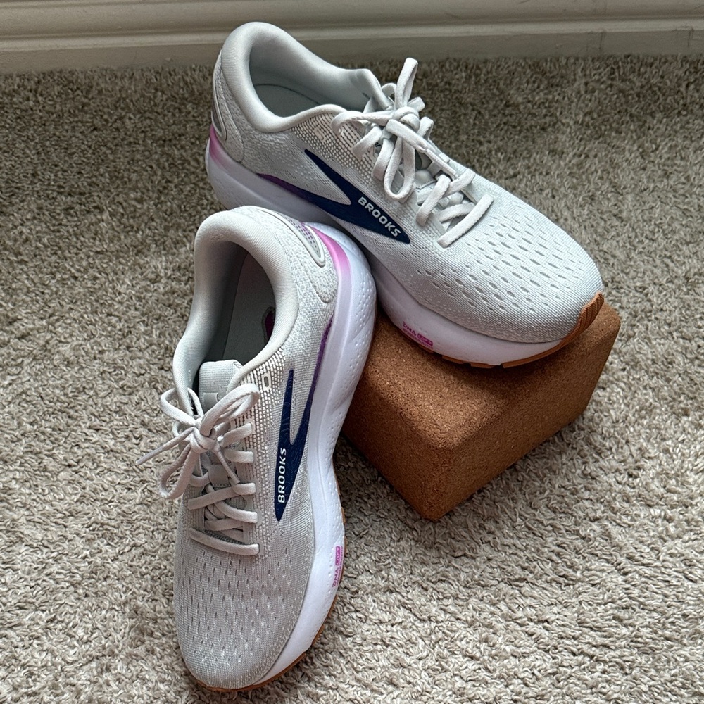 Brooks Women’s Ghost 16